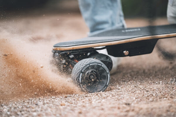  Wowgo Pioneer X4 with 105mm cloudwheels on sand terrain